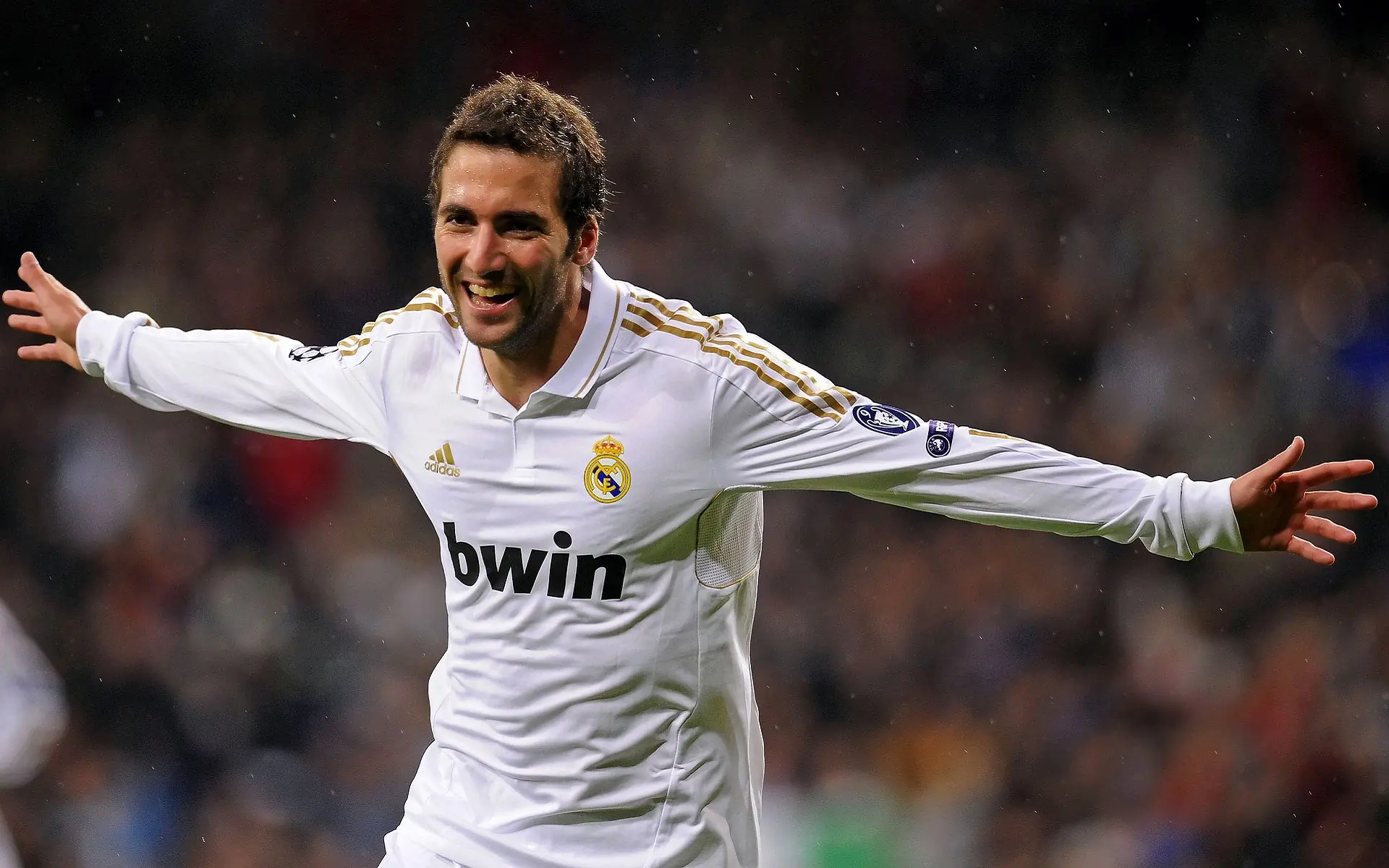 阿丽丝·达马托在体操平衡木项目中夺金